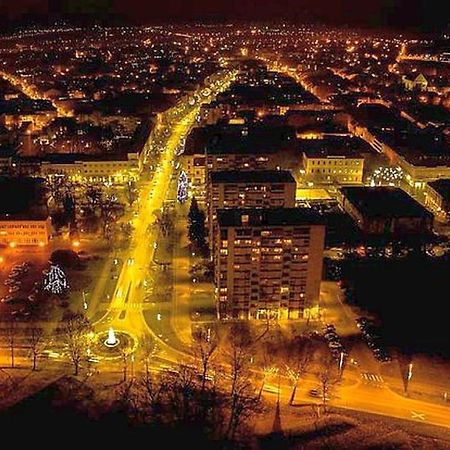 Apartment Lamar - Entry With Pin 0 - 24H, Underground Parking Garage, Elevator Slavonski Brod Exterior foto