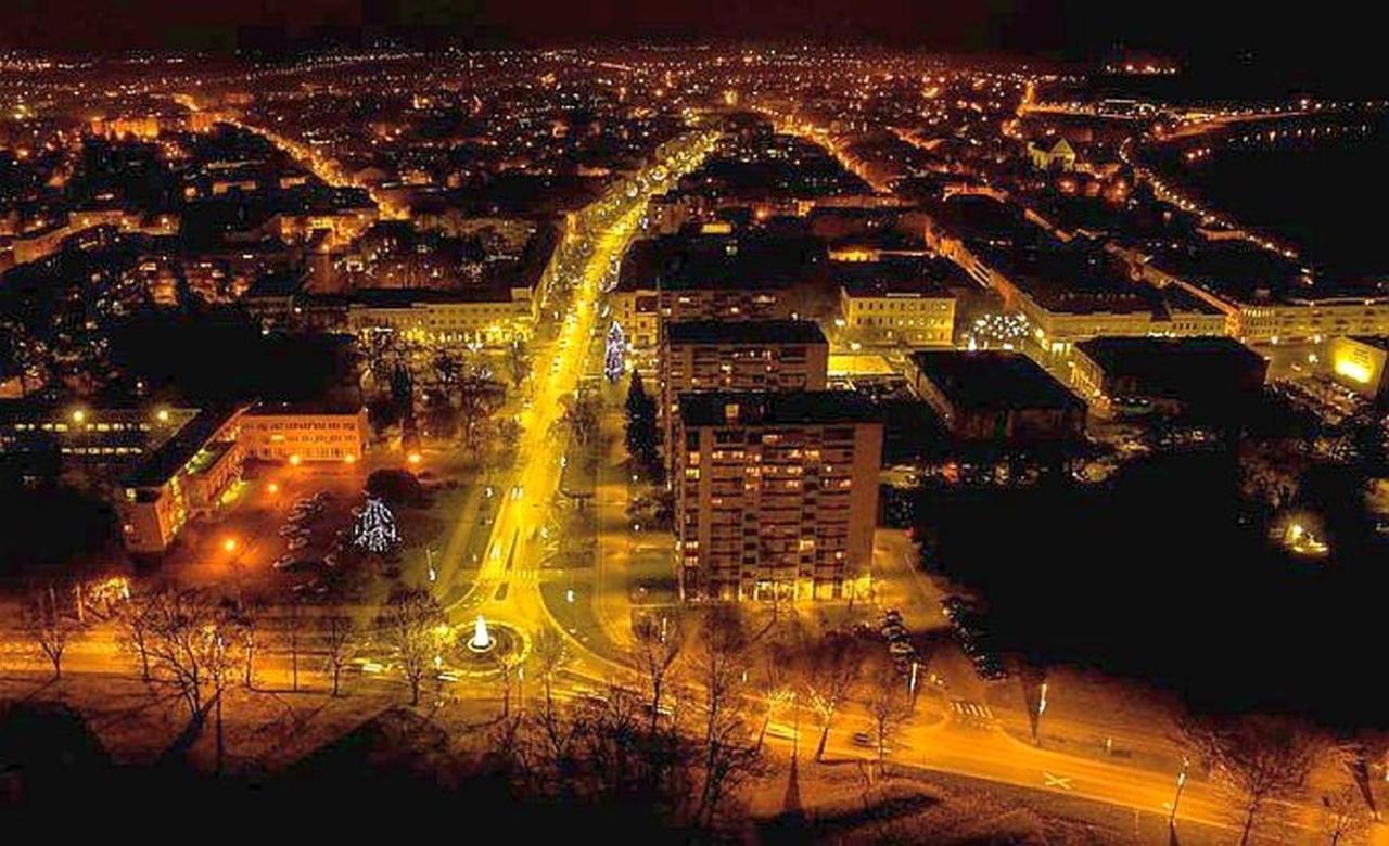 Apartment Lamar - Entry With Pin 0 - 24H, Underground Parking Garage, Elevator Slavonski Brod Exterior foto