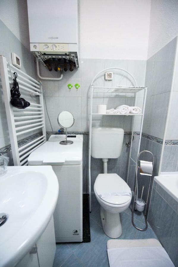 Apartment Lamar - Entry With Pin 0 - 24H, Underground Parking Garage, Elevator Slavonski Brod Exterior foto