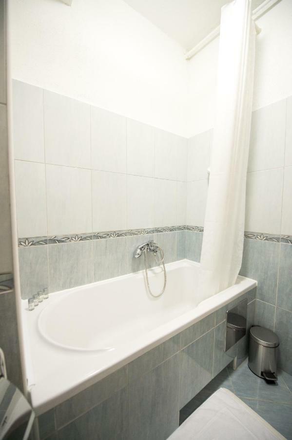 Apartment Lamar - Entry With Pin 0 - 24H, Underground Parking Garage, Elevator Slavonski Brod Exterior foto