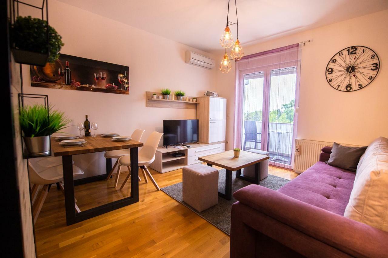 Apartment Lamar - Entry With Pin 0 - 24H, Underground Parking Garage, Elevator Slavonski Brod Exterior foto