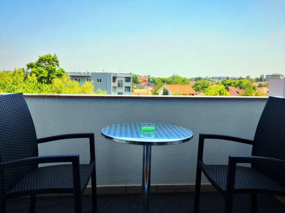 Apartment Lamar - Entry With Pin 0 - 24H, Underground Parking Garage, Elevator Slavonski Brod Exterior foto