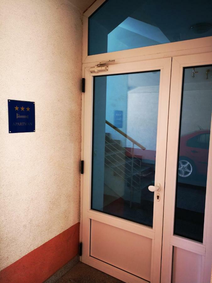 Apartment Lamar - Entry With Pin 0 - 24H, Underground Parking Garage, Elevator Slavonski Brod Exterior foto